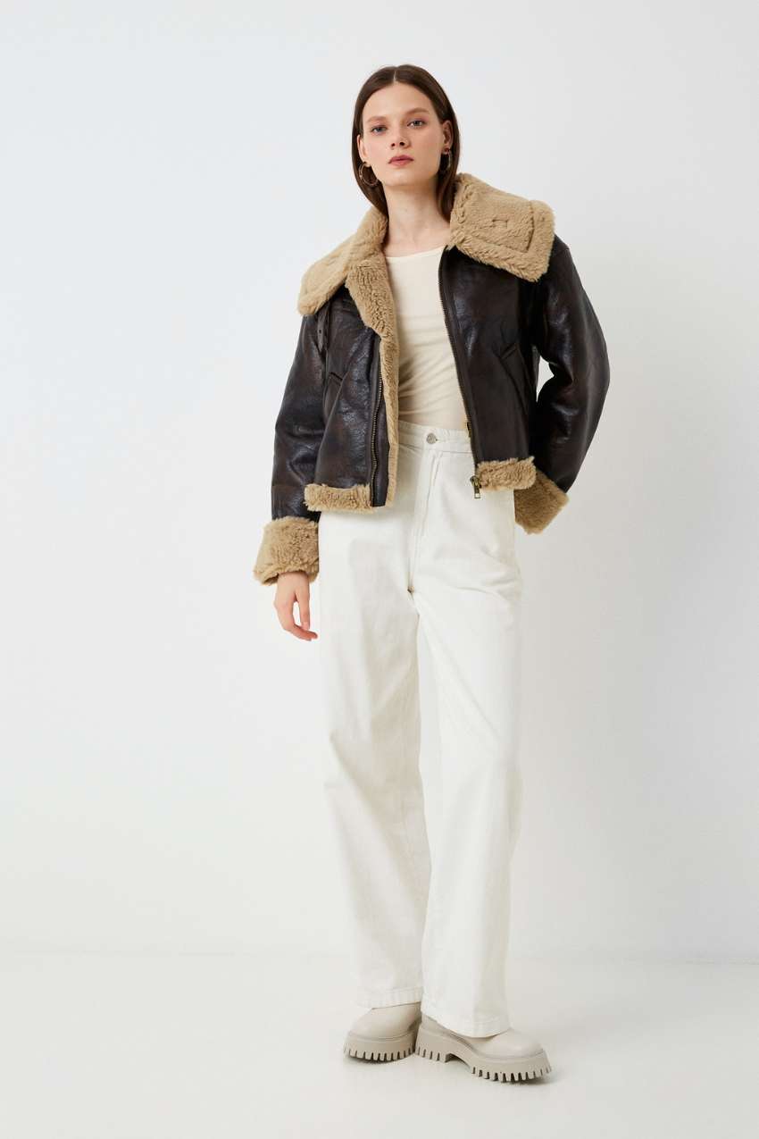 Casaco Feminino de Pele Vintage