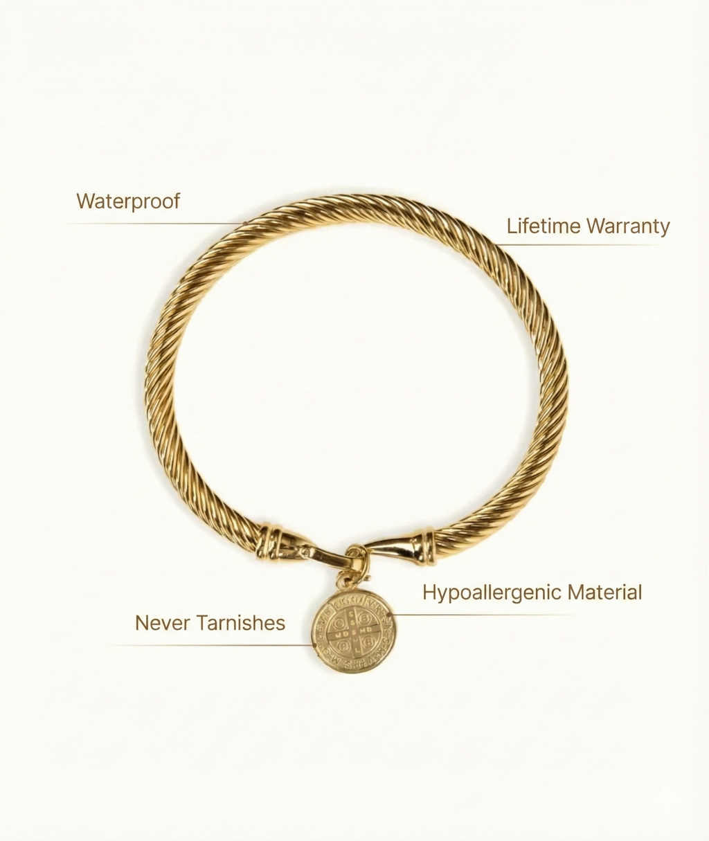 Bracelet with Saint Benedict pendant, 18K gold plated.