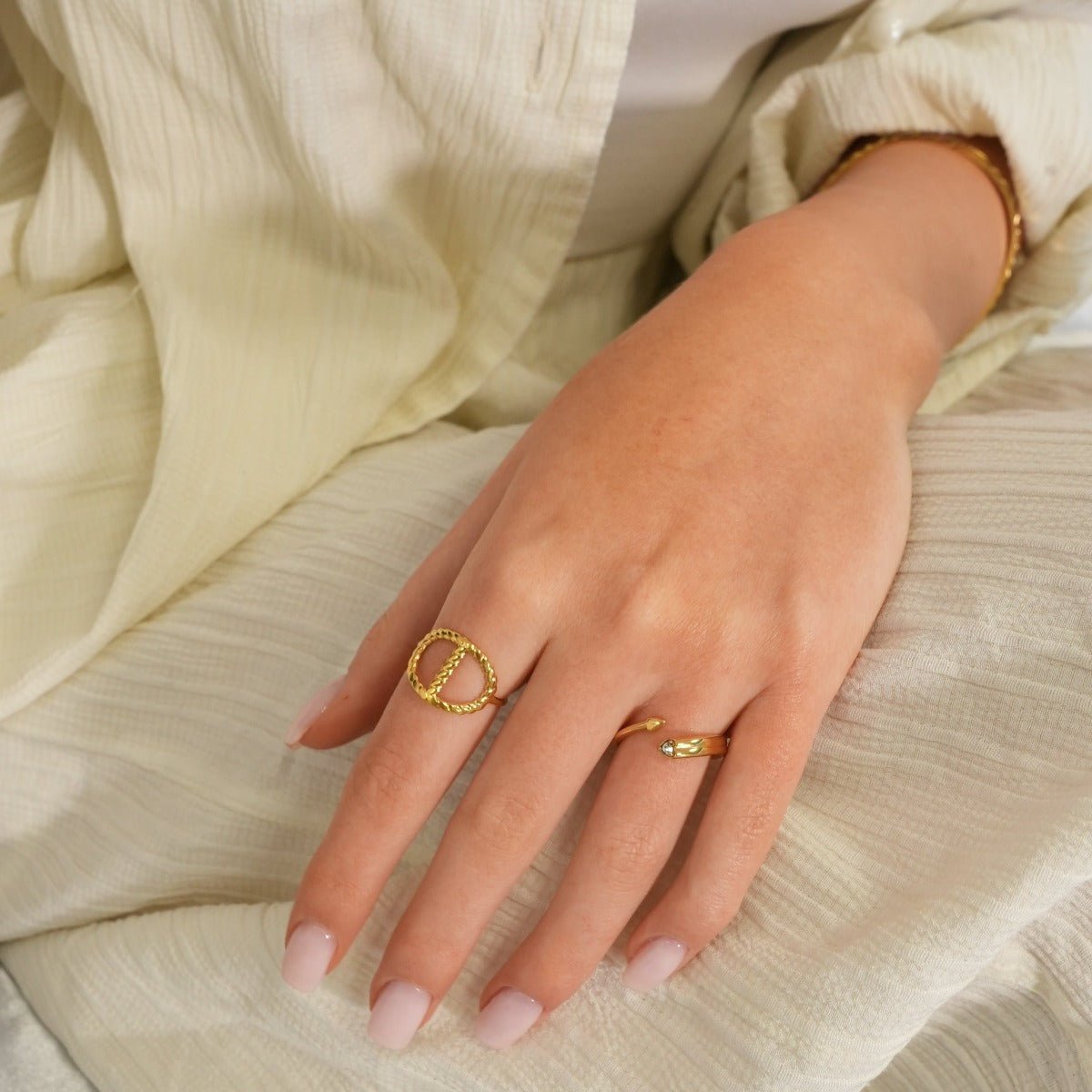 Éclat Adjustable Ring Plated in 18k Gold