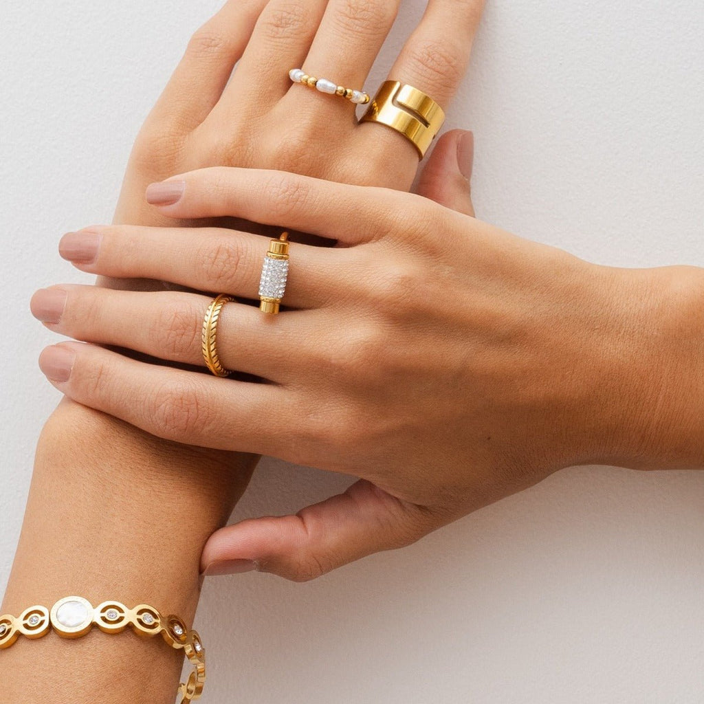 Glitz Rotating Ring Plated in 18K Gold