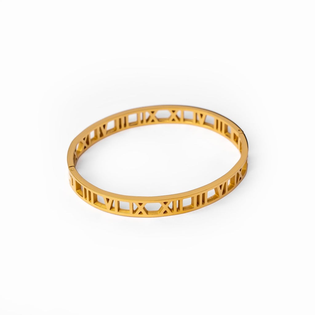 Roman Numeral Bracelet Plated in 18K Gold