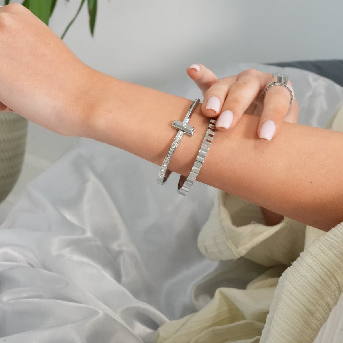 Elegance T-Bar Bracelet - Silver