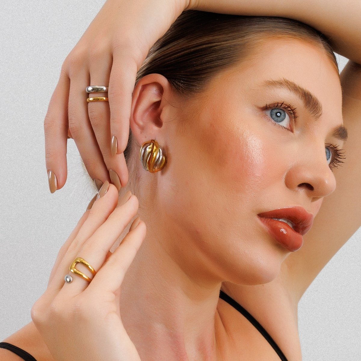 Twist Essence Earrings with a Mix of Gold and Silver Plating