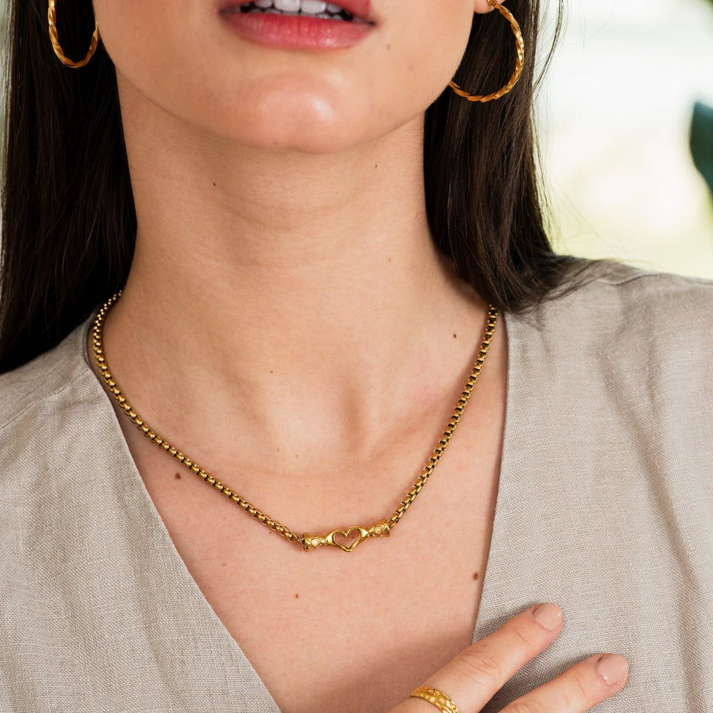 Amavi Necklace Plated in 18K Gold