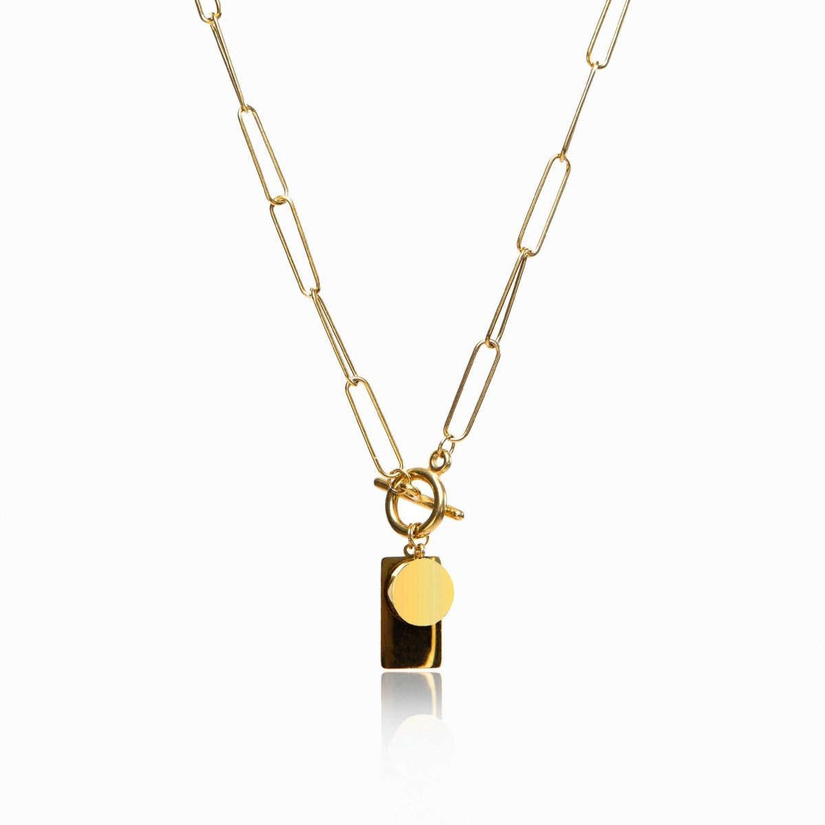 Necklace with a smooth geometric pendant, 18K gold plated.