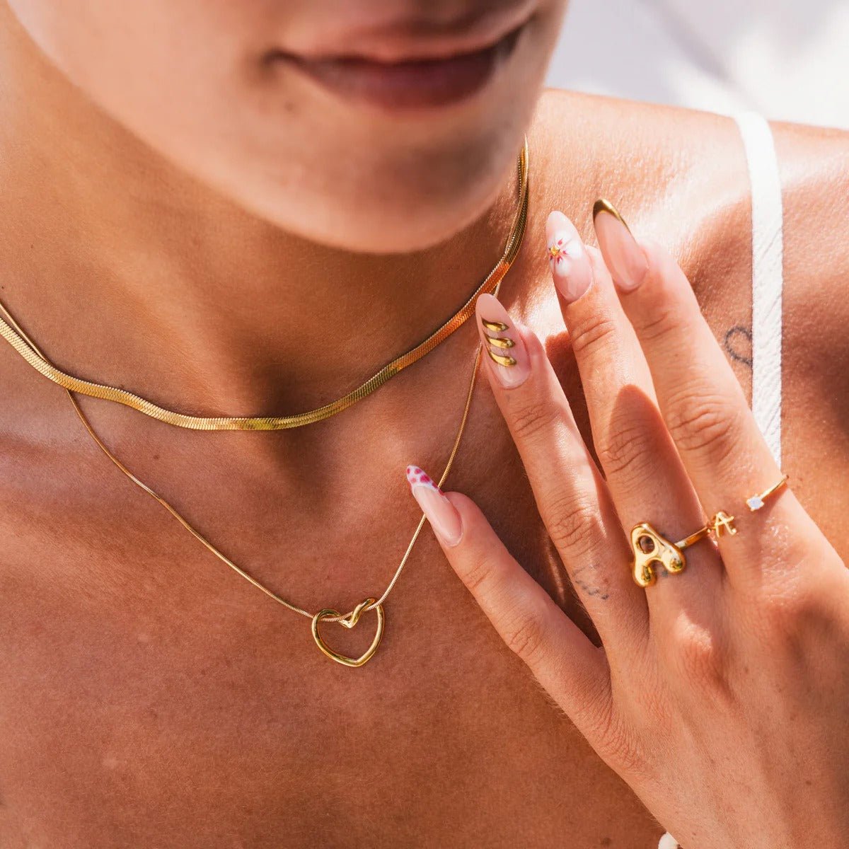 Minimalist Heart Necklace Set Plated in 18K Gold