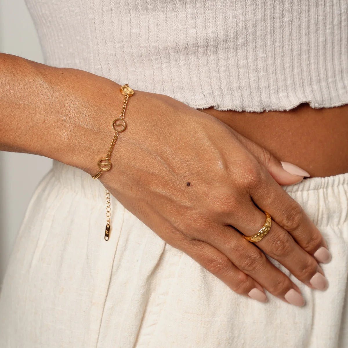 Sierra Pendant Bracelet Plated in 18K Gold