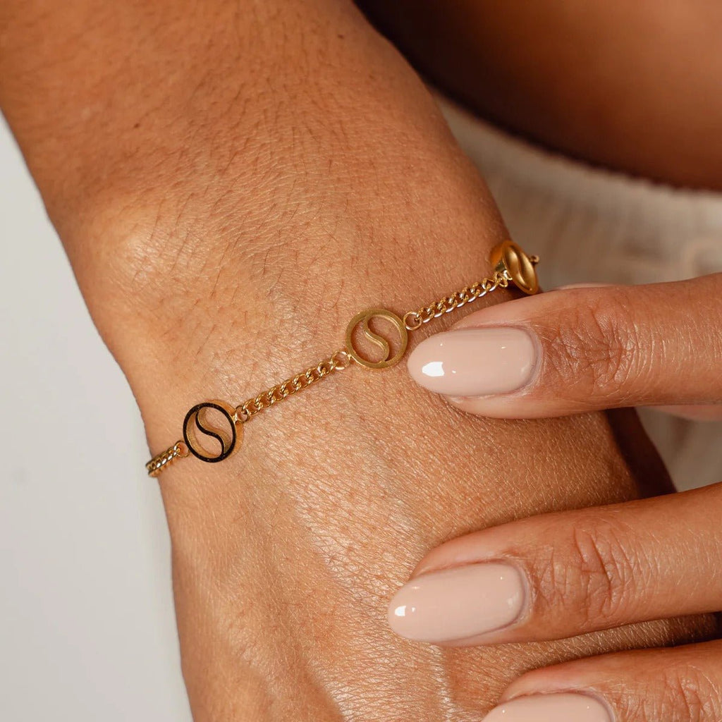 Sierra Pendant Bracelet Plated in 18K Gold